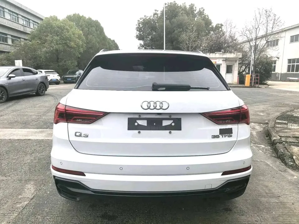 Audi Q3 Audi Q3 2023 35 TFSI Fashionable and Dynamic 2023 — миниатюра 2