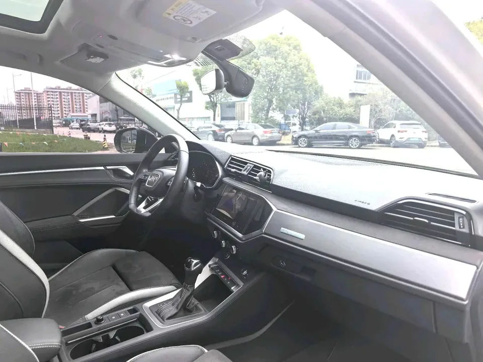 Audi Q3 Audi Q3 2023 35 TFSI Fashionable and Dynamic 2023 — миниатюра 3