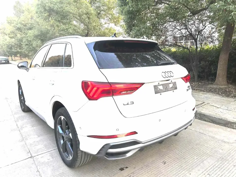 Audi Q3 Audi Q3 2021 35 TFSI Fashionable and Dynamic 2022 — миниатюра 4