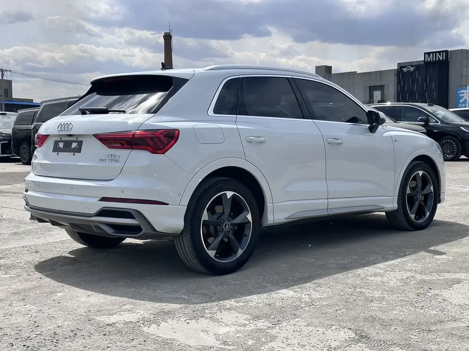 Audi Q3 Audi Q3 2022 35 TFSI Fashionable and Dynamic 2022 — миниатюра 2