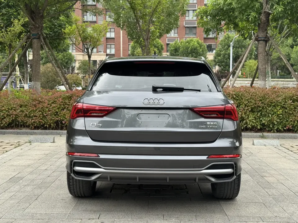 Audi Q3 Audi Q3 2023 35 TFSI Fashionable and Dynamic 2023 — миниатюра 2