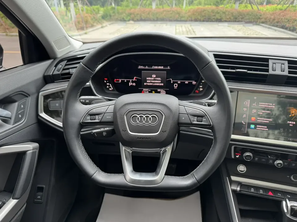 Audi Q3 Audi Q3 2023 35 TFSI Fashionable and Dynamic 2023 — миниатюра 4