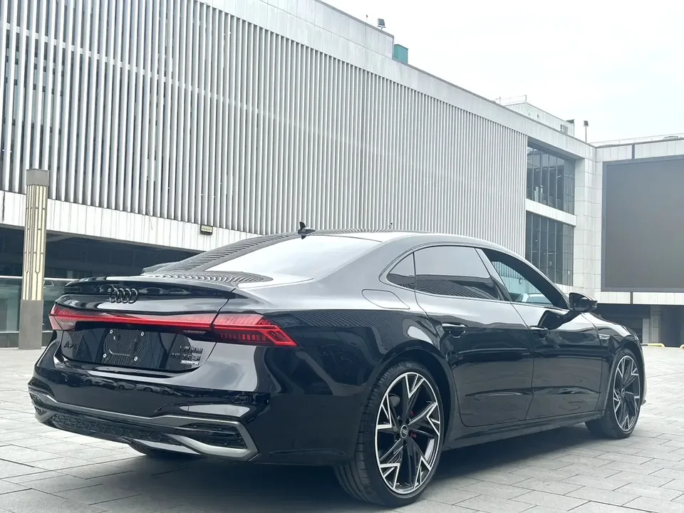 Audi A7L Audi A7L 2024 45 TFSI quattro Black Warrior Edition 2024 — thumbnail 2