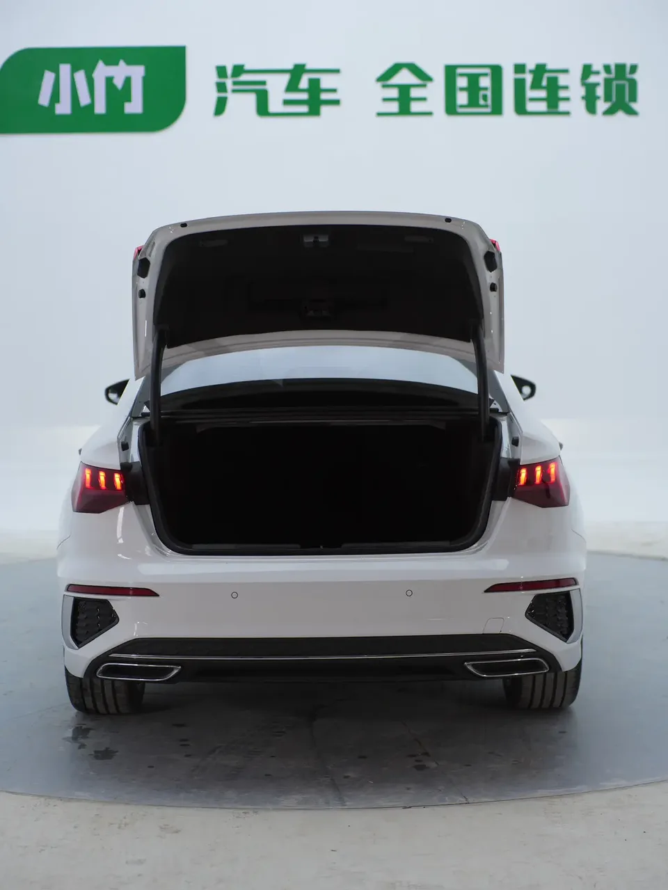 Audi A3 A3L Limousine 35 TFSI aggressive and sporty 2022 — миниатюра 3