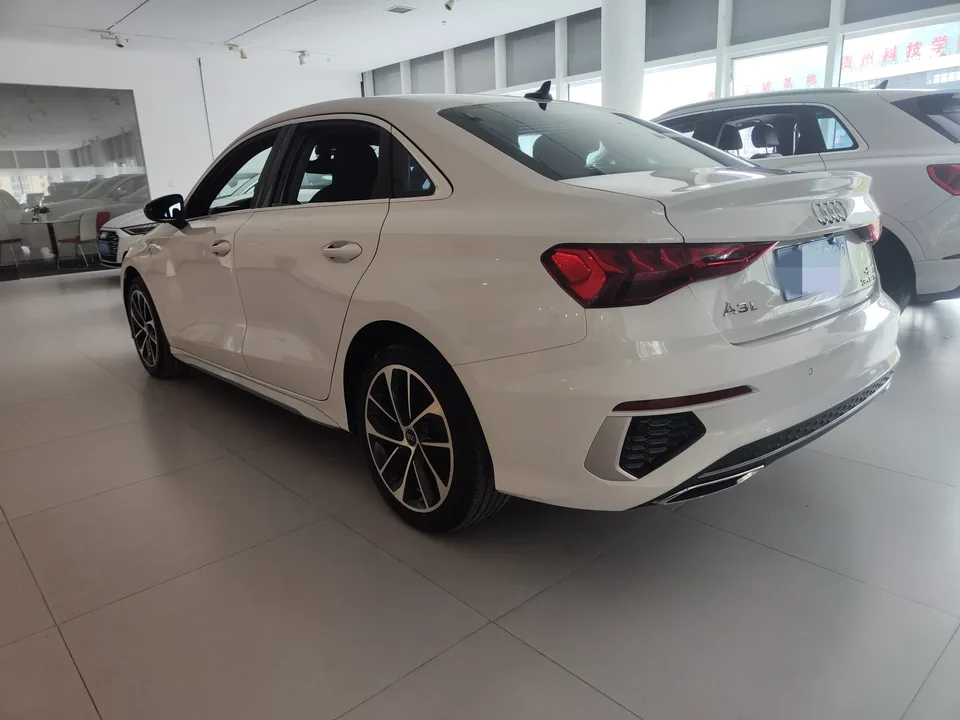 Audi A3 facelift A3L Limousine 35 TFSI aggressive and elegant model 2023 — миниатюра 4