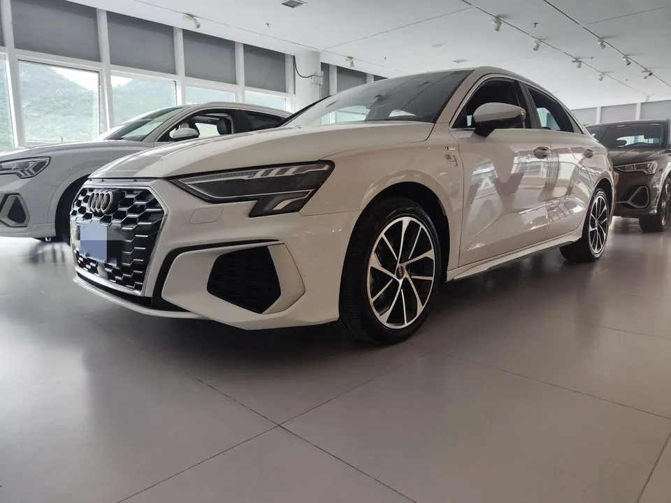 Audi A3 facelift A3L Limousine 35 TFSI aggressive and elegant model 2023 — фото 1, купить с доставкой в Москву