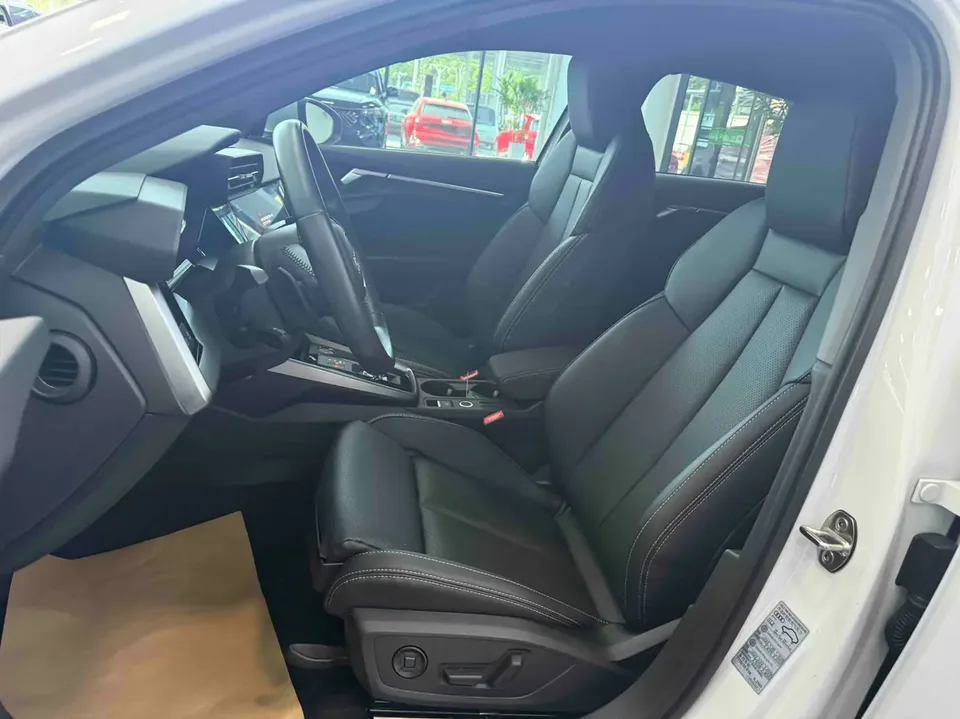 Audi A3 A3L Limousine 35 TFSI aggressive and sporty 2022 — миниатюра 4