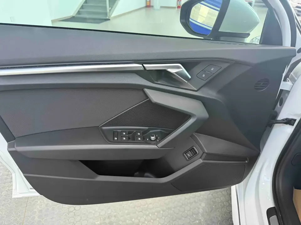 Audi A3 A3L Limousine 35 TFSI aggressive and sporty 2022 — миниатюра 5