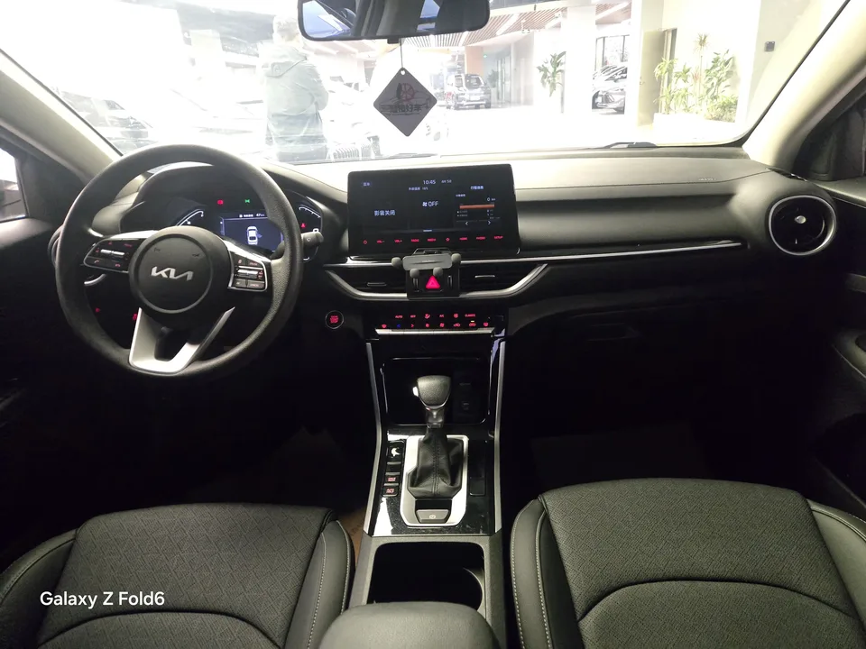 Kia K3 1.5L IVT Fashion Edition 2022 — миниатюра 2