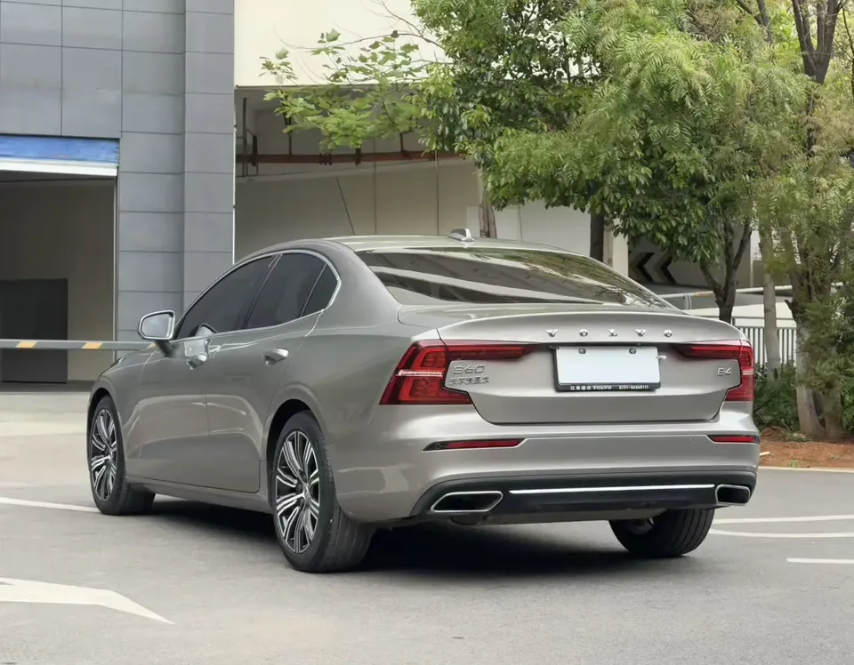 Volvo S60 Volvo S60 2022 B4 Zhiyuan Deluxe Edition 2022 — thumbnail 2