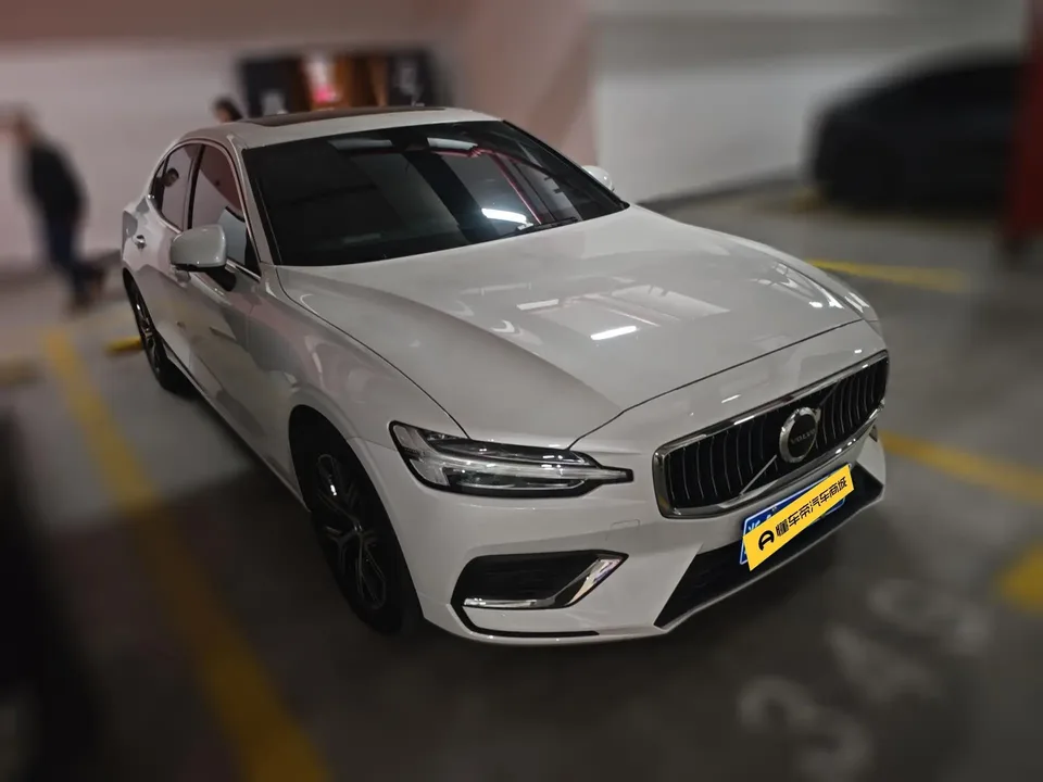Volvo S60 Volvo S60 2025 B4 Zhiyi Luxury Edition 2025 — миниатюра 2