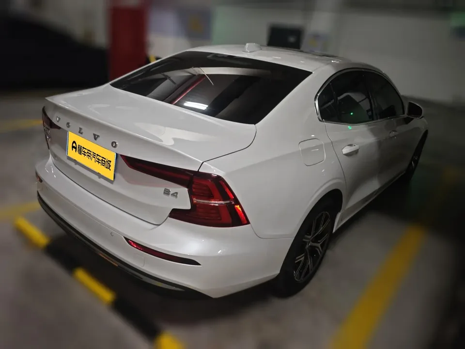 Volvo S60 Volvo S60 2025 B4 Zhiyi Luxury Edition 2025 — миниатюра 3
