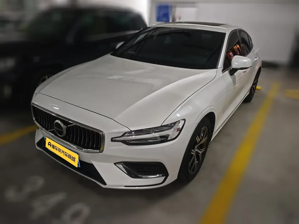Volvo S60 2025