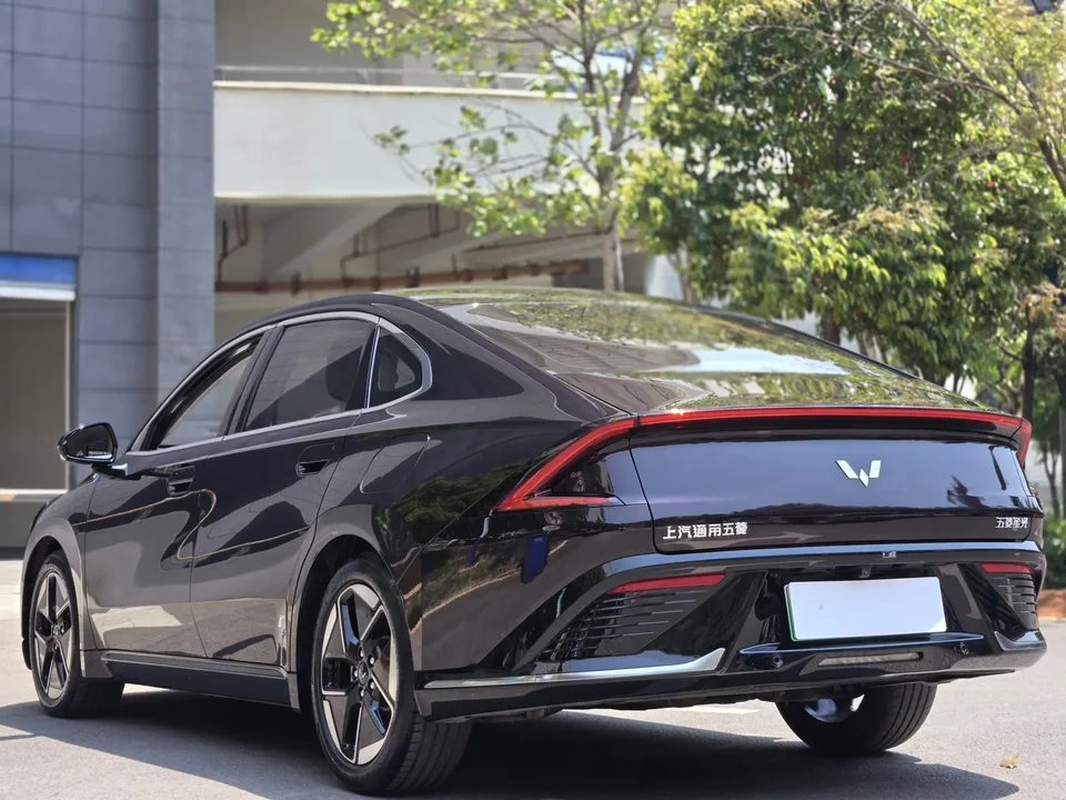 Wuling Starlight PHEV 150 Advanced Edition 2025 — миниатюра 5