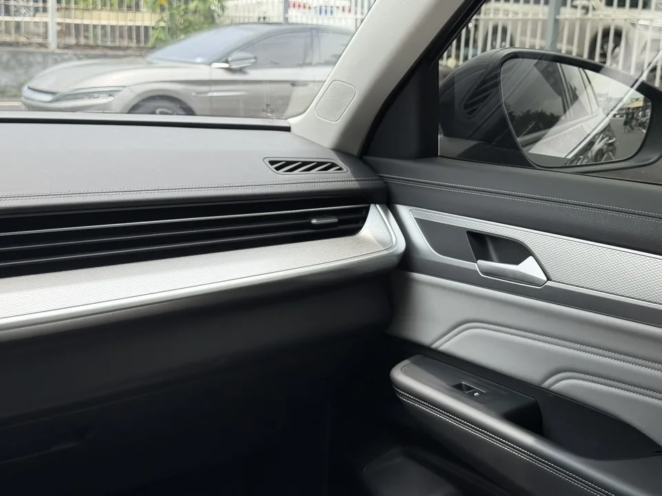 Volkswagen Patrol patrol 2023 380TSI 4WD R-Line Touring Edition 2023 — миниатюра 4