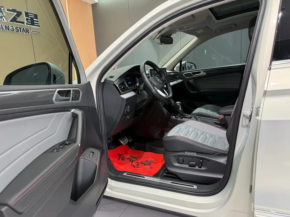 Volkswagen Tiguan L Tiguan L 2023 330TSI two-wheel drive R-Line flagship version 2023 — миниатюра 4