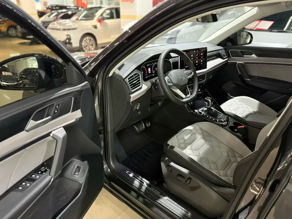 Volkswagen Tayron Tanyue 2024 330TSI 2WD Luxury Plus Advanced Edition 2024 — миниатюра 5