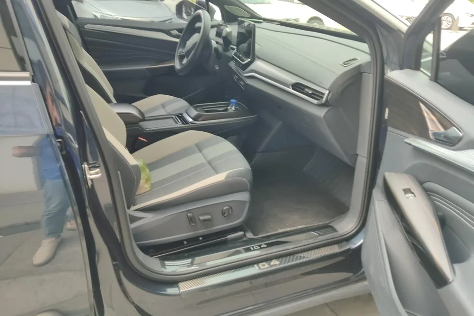 Volkswagen ID.4 Crozz ID.4 CROZZ 2024 ID. Pure Enjoyment Limited Edition 2024 — миниатюра 2