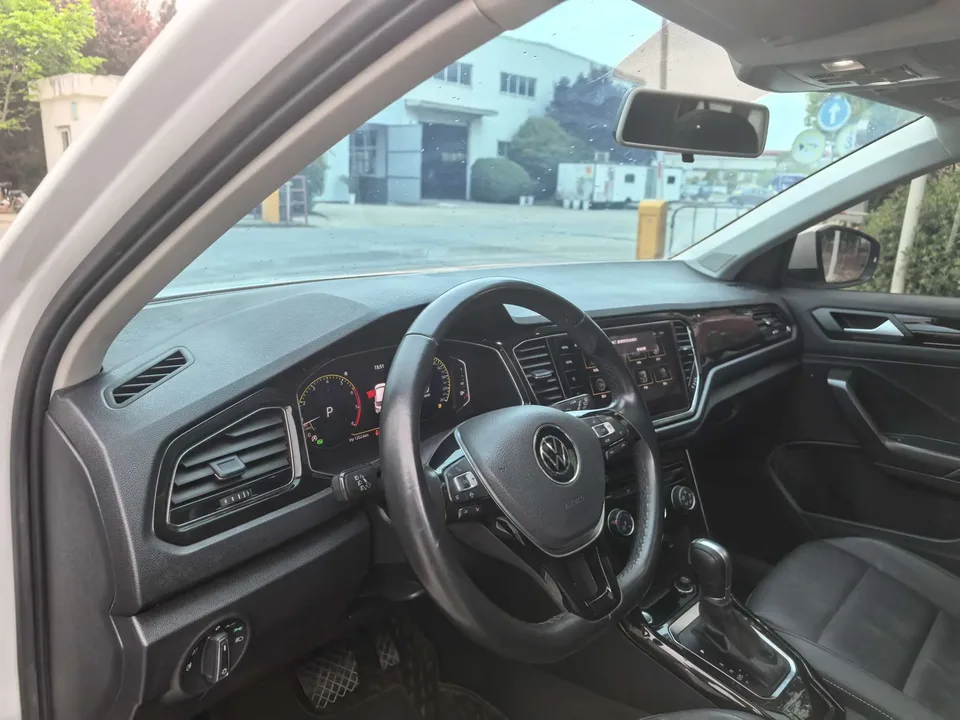 Volkswagen T-Roc Tange 280TSI DSG two-wheel drive comfort PLUS 2023 — миниатюра 5