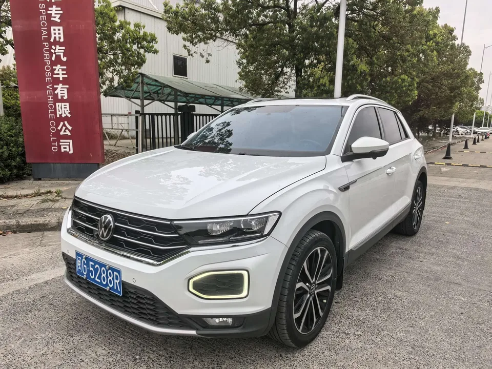 Volkswagen T-Roc Tange 280TSI DSG two-wheel drive comfort PLUS 2023 — фото 1, купить с доставкой в Москву