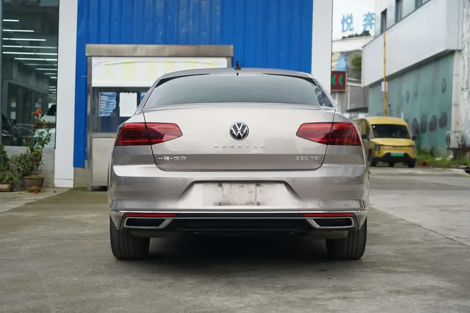 Volkswagen Magotan Magotan 2020 330TSI DSG Premium Model 2022 — миниатюра 2