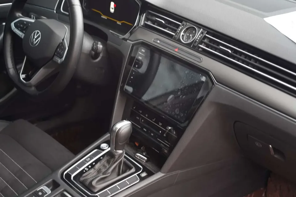 Volkswagen Magotan Magotan 2020 330TSI DSG Premium Model 2022 — миниатюра 3