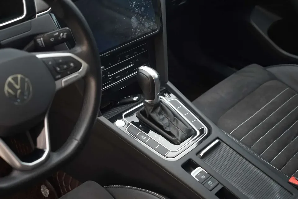 Volkswagen Magotan Magotan 2020 330TSI DSG Premium Model 2022 — миниатюра 4