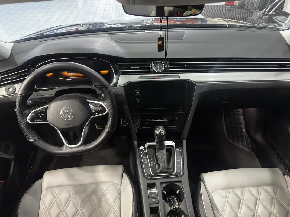 Volkswagen Magotan Magotan 2023 2 million commemorative edition 330TSI DSG luxury model 2024 — миниатюра 3