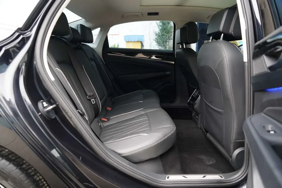 Volkswagen Passat Passat 2022 330TSI Deluxe Edition 2022 — миниатюра 3