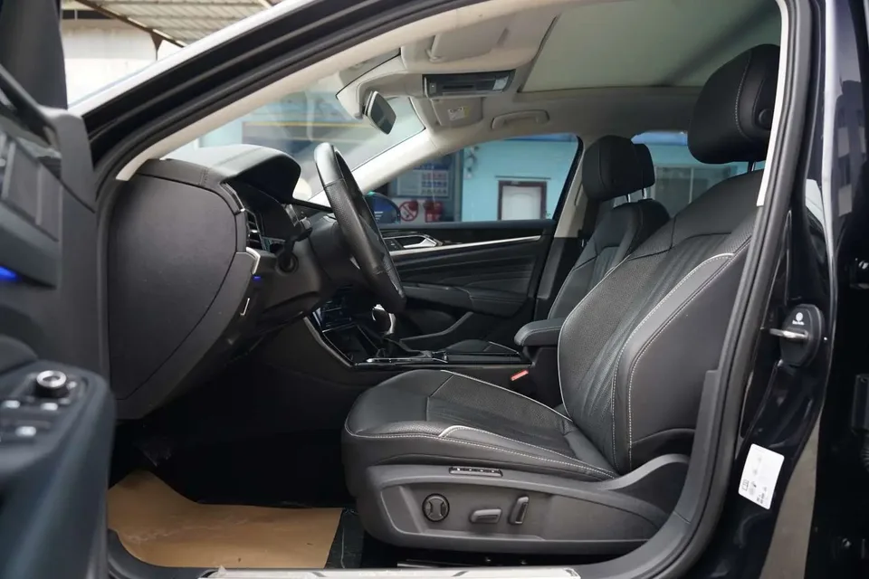 Volkswagen Passat Passat 2022 330TSI Deluxe Edition 2022 — миниатюра 5