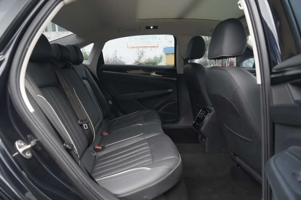 Volkswagen Passat Passat 2023 330TSI Star Elite Edition 2023 — миниатюра 3