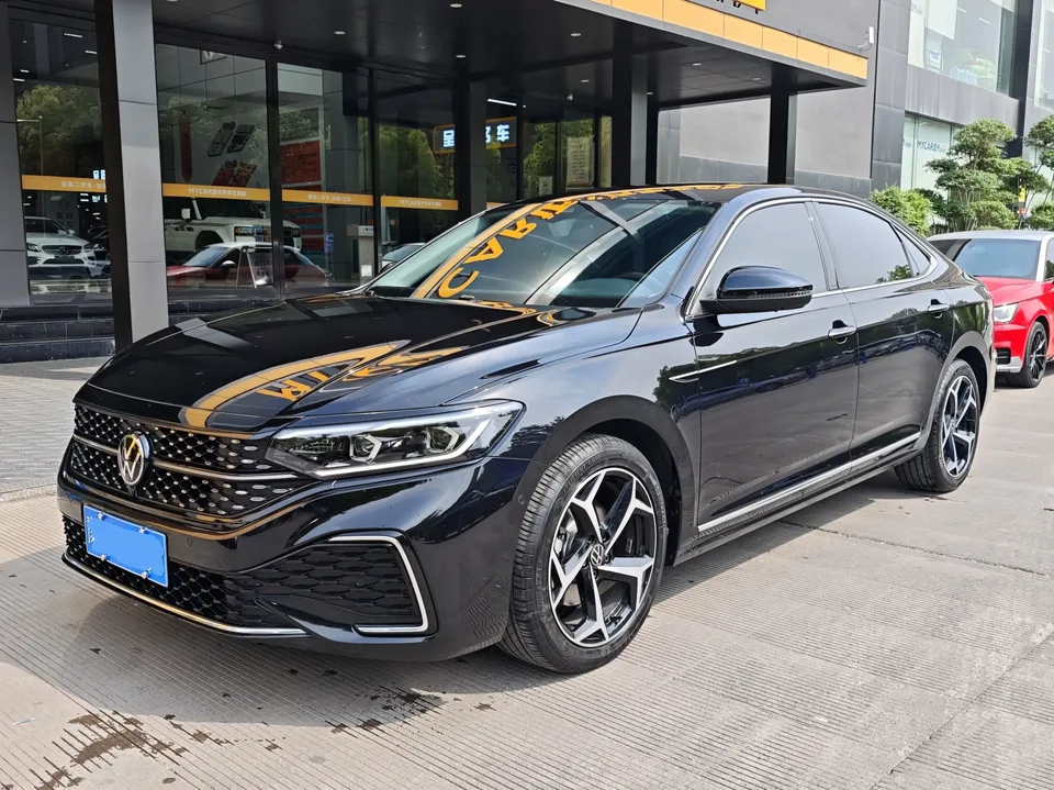 Volkswagen Passat 2023