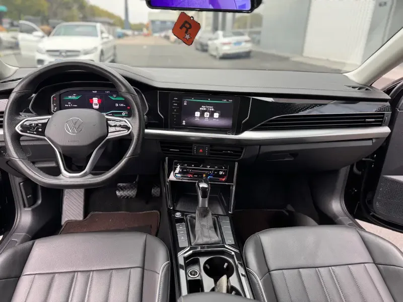 Volkswagen Passat facelift 330TSI Star Elite Edition 2022 — миниатюра 3