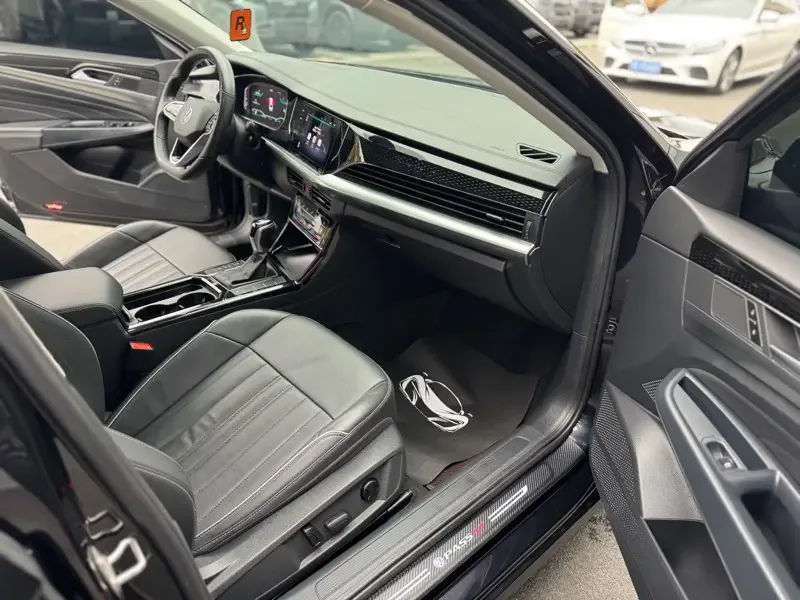 Volkswagen Passat facelift 330TSI Star Elite Edition 2022 — миниатюра 5