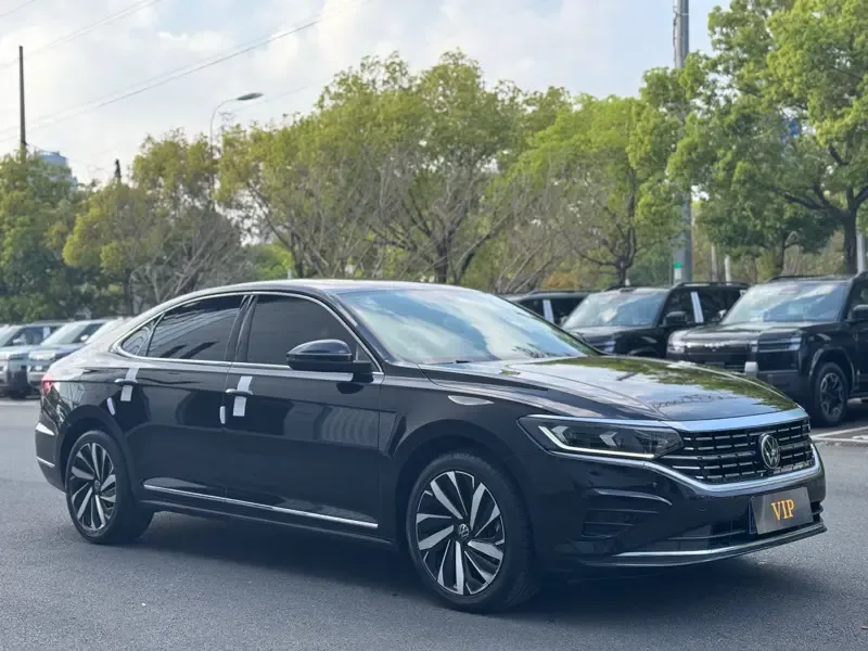 Volkswagen Passat 2023