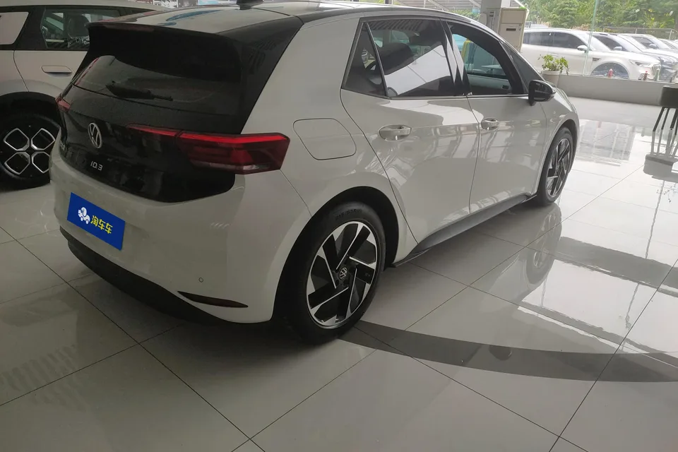 Volkswagen ID.3 Volkswagen ID.3 2025 Smart Model Outstanding Edition 2025 — миниатюра 3