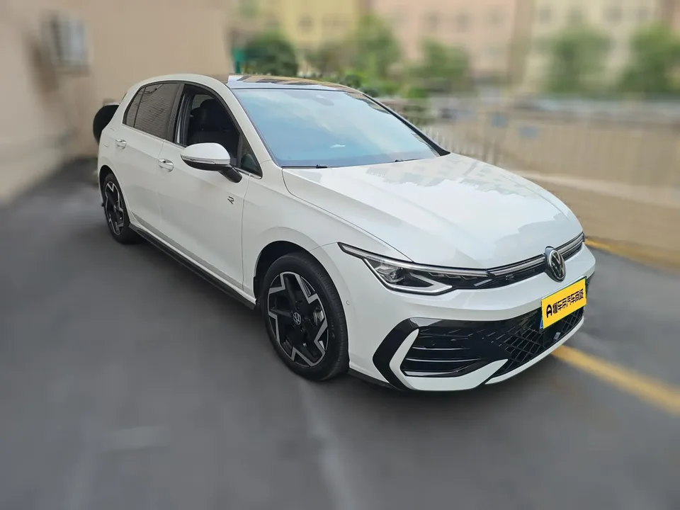 Volkswagen Golf 2024