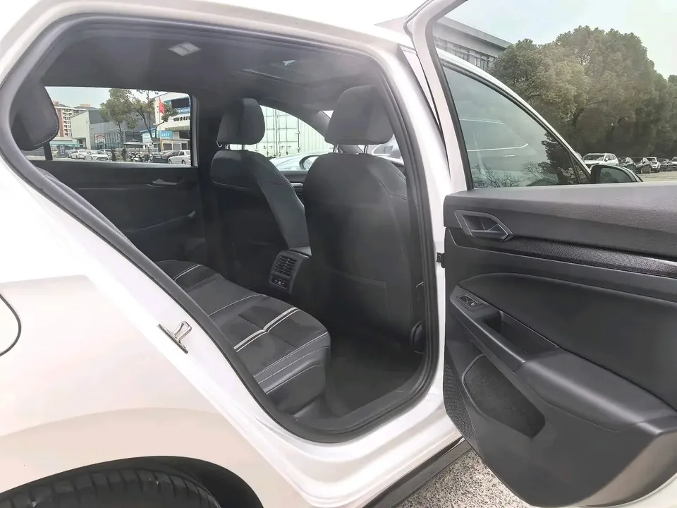 Volkswagen Golf Golf 2021 280TSI DSG R-Line 2023 — миниатюра 4