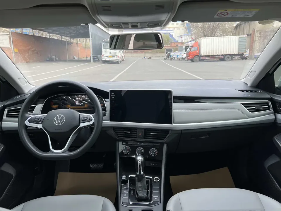 Volkswagen Bora Bora 2023 200TSI DSG Smart Edition 2023 — миниатюра 4