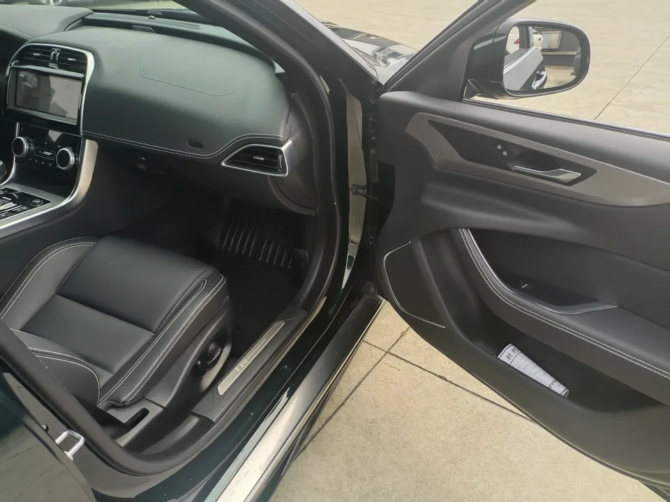 Jaguar XEL 2.0T 250PS R-DYNAMIC S aggressive sports version 2022 — миниатюра 3