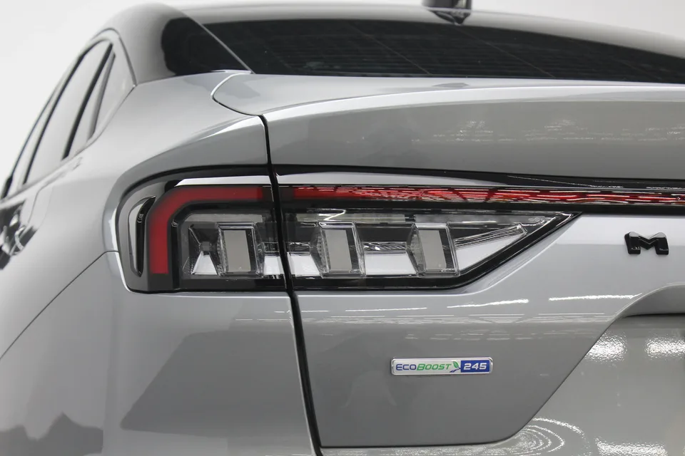 Ford Mondeo facelift EcoBoost 245 luxury model 2023 — миниатюра 4