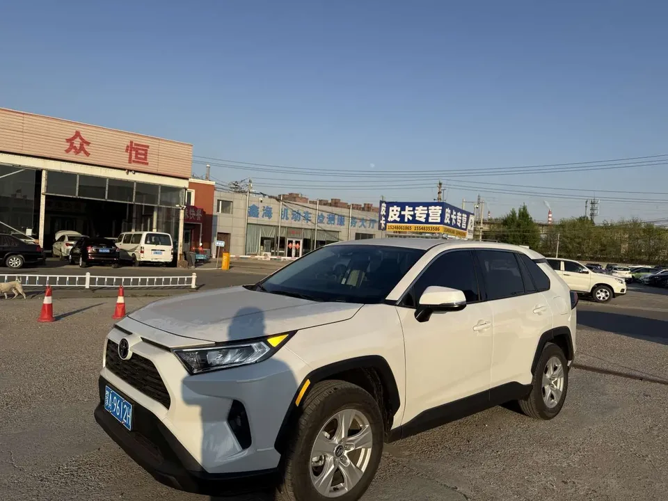 Toyota RAV4 2025