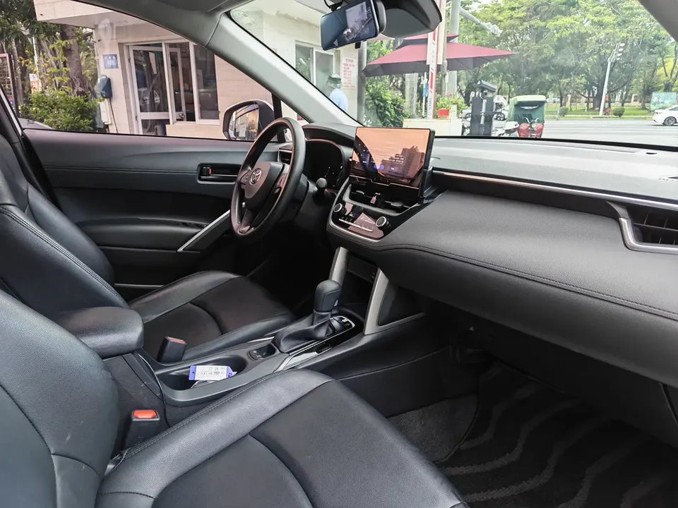 Toyota CorollaCross 2.0L CVT Elite Edition 2023 — миниатюра 3