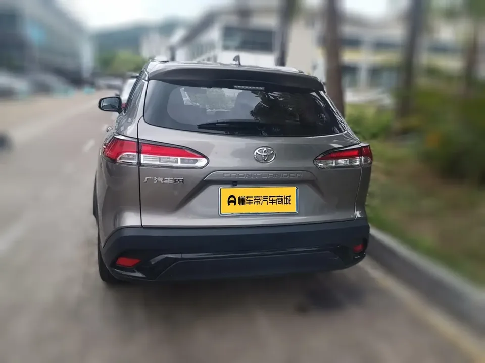 Toyota Frontlander 2.0L CVT Leading Edition 2022 — миниатюра 2