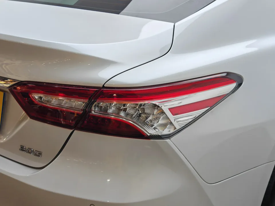 Toyota Camry 2.0G Deluxe Edition 2022 — миниатюра 2