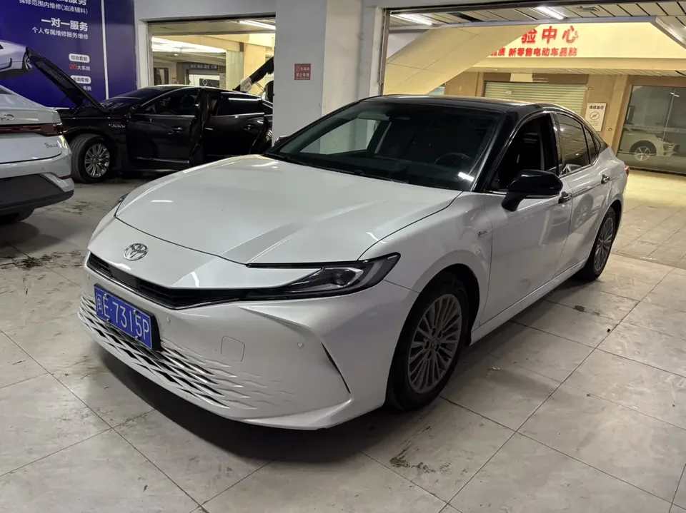 Toyota Camry 2025