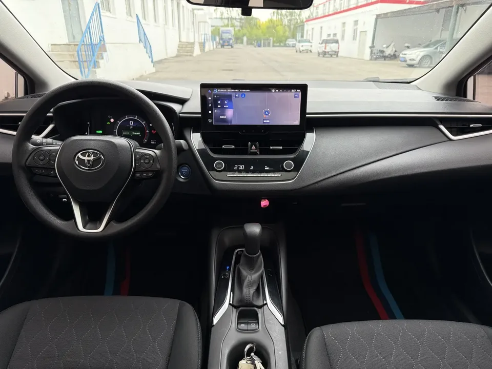 Toyota Corolla Intelligent Electric Hybrid Dual Engine 1.8L E-CVT Elite Edition 2024 — миниатюра 4