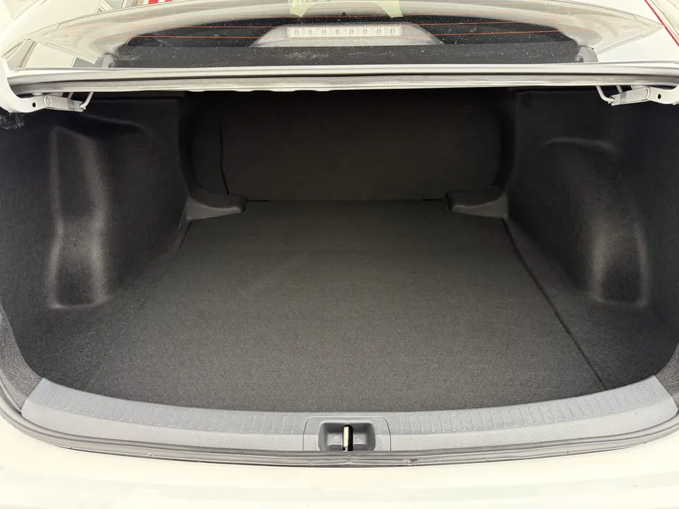 Toyota Corolla Intelligent Electric Hybrid Dual Engine 1.8L E-CVT Elite Edition 2024 — миниатюра 5