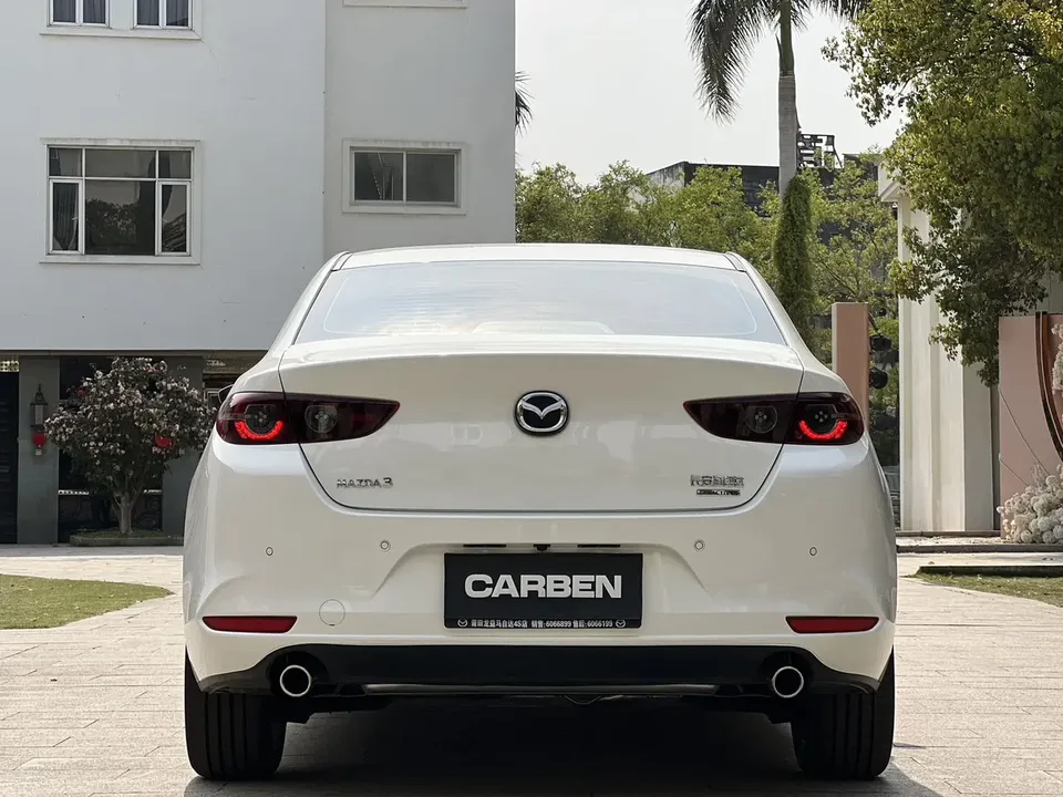 Mazda Axela 2.0L Automatic Premium Edition 2026 — миниатюра 2