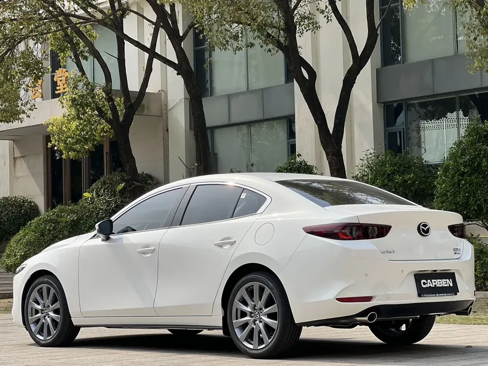Mazda Axela 2.0L Automatic Premium Edition 2026 — миниатюра 4